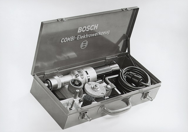 Bosch Combi z roku 1952 - vŕtačka, skrutkovač, brúska a aj záhradné nožnice na živý plot v jednom (credit - Picture: Bosch)