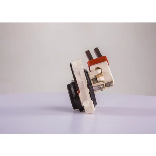 Regulátor alternátora 2 127 311 001 /BOSCH/ - obr. 3