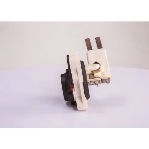 Regulátor alternátora 1 197 311 316 /BOSCH/ - obr. 3