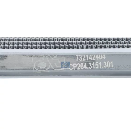 Kondenzátor klimatizácie 1.23301 (DT Spare Parts) - obr. 1