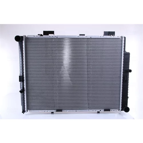 Chladič motora NISSENS 62598A