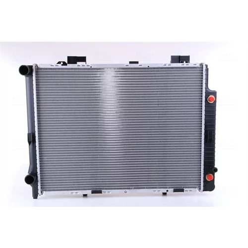 Chladič motora NISSENS 62666A