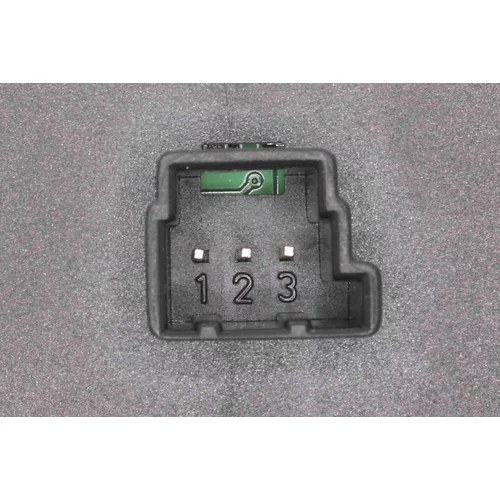 Spínač elektrického otvárania okien V30-73-0200 /VEMO/ - obr. 1