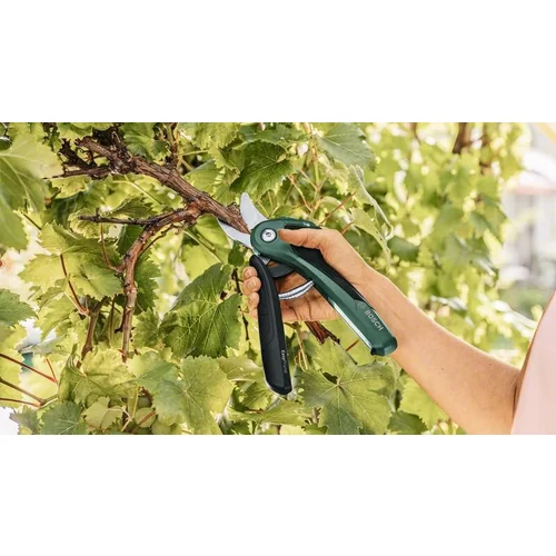 BOSCH Akumulátorové záhradné nožnice EasyPrune (4)