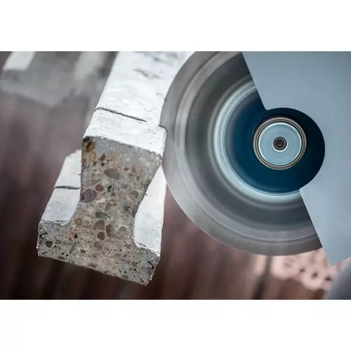 BOSCH Diamantový rezací kotúč EXPERT MultiMaterial, 125 x 22,23 x 2,2 x12 mm (11)
