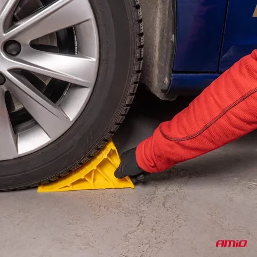 Zakladací klin pod koleso automobilu, plastový /CARCOMMERCE/ - obr. 1