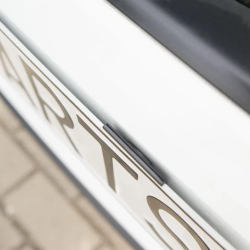 Neviditeľný rámček ŠPZ EinParts EPF06 (EinParts Automotive) - obr. 7