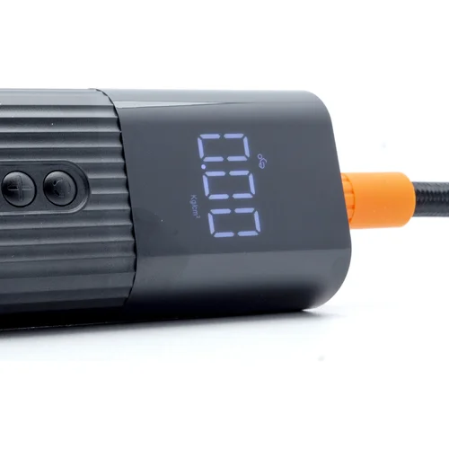Autokompresor s digitálnym manometrom a LED baterkou EinParts EPAP01 (EinParts Automotive) - obr. 12